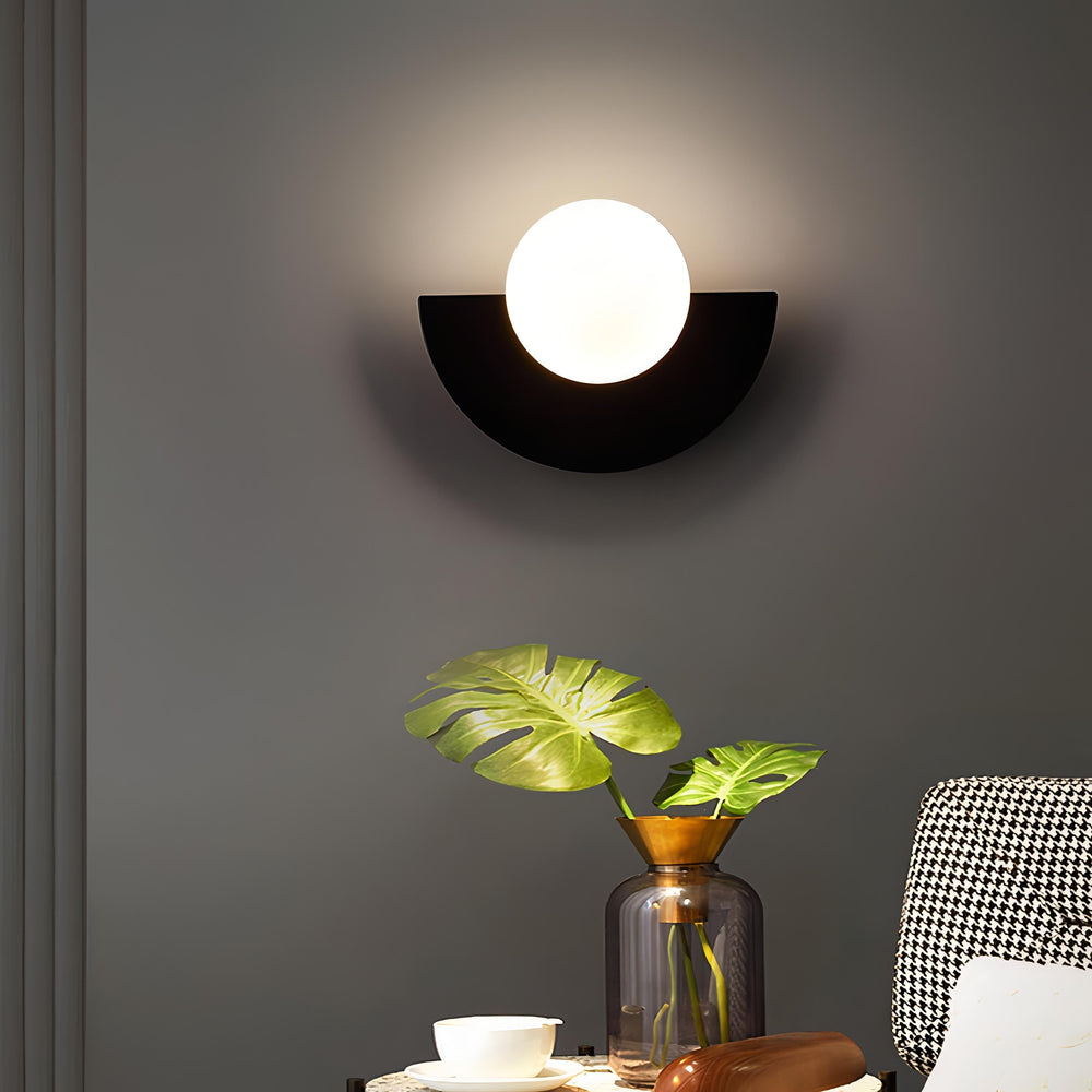 Scandinavische halfronde wandlamp