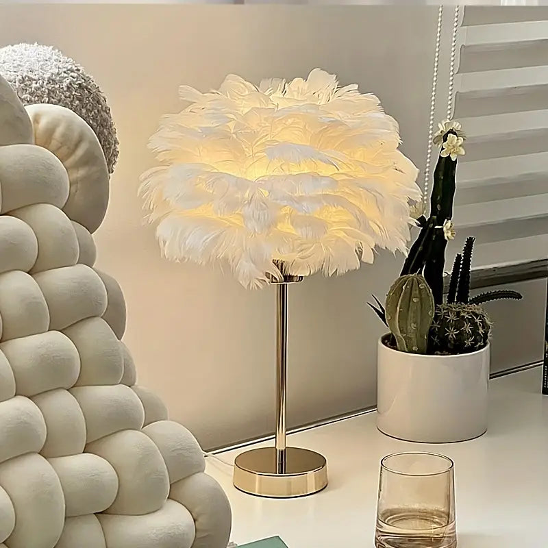 Elegante Witte Veer Tafellamp met Gouden Minimalistisch Design