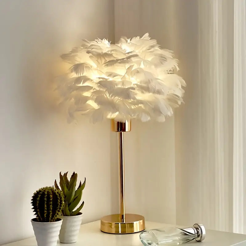 Elegante Witte Veer Tafellamp met Gouden Minimalistisch Design